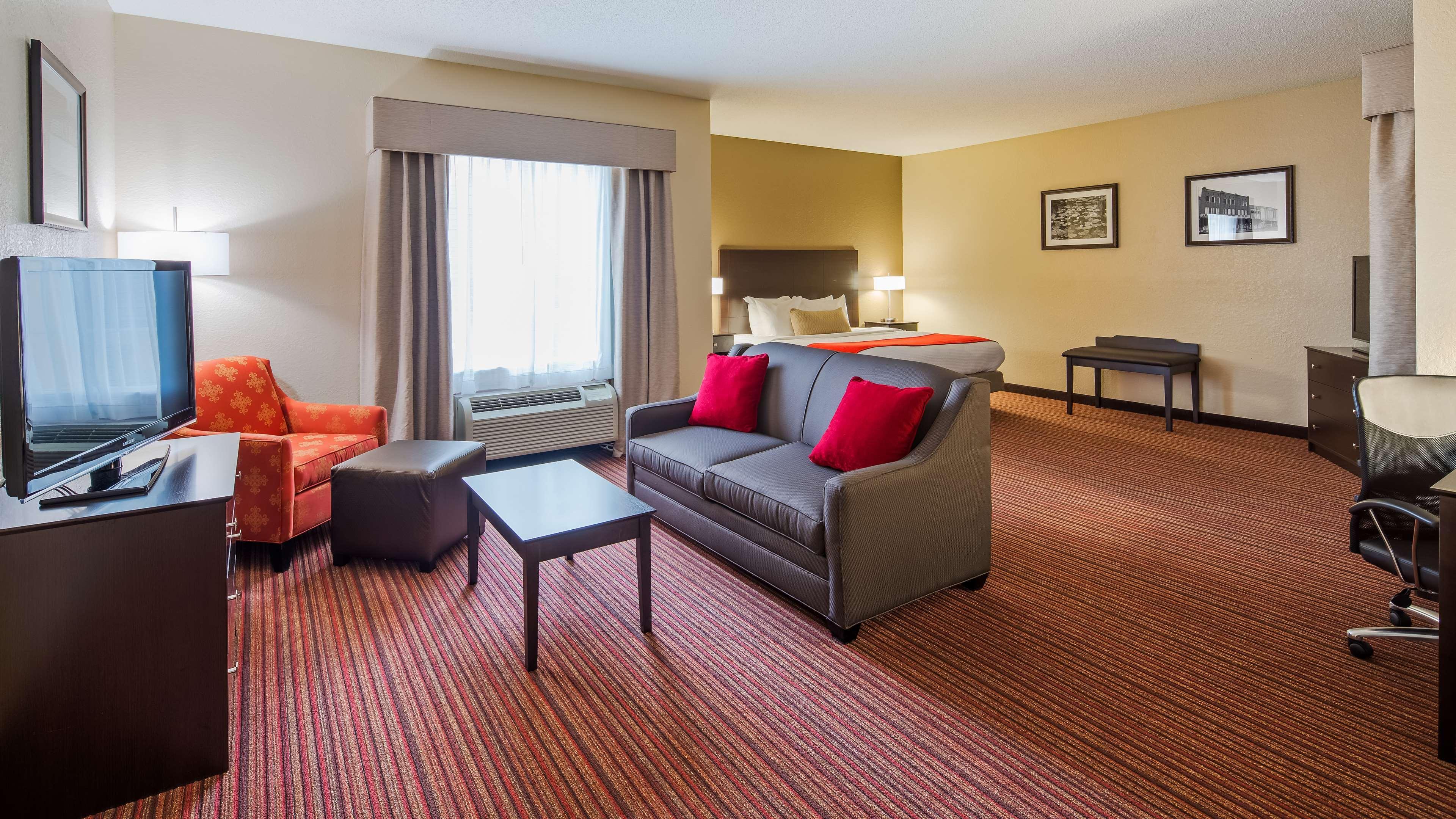 Best Western Plus Bradbury Inn And Suites Waycross Exterior photo