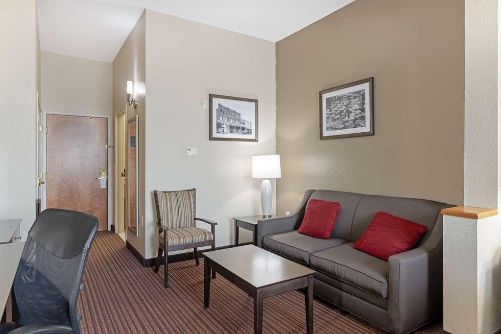 Best Western Plus Bradbury Inn And Suites Waycross Room photo