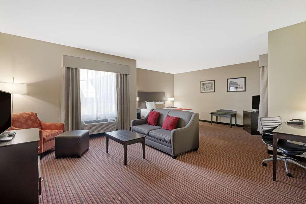 Best Western Plus Bradbury Inn And Suites Waycross Room photo