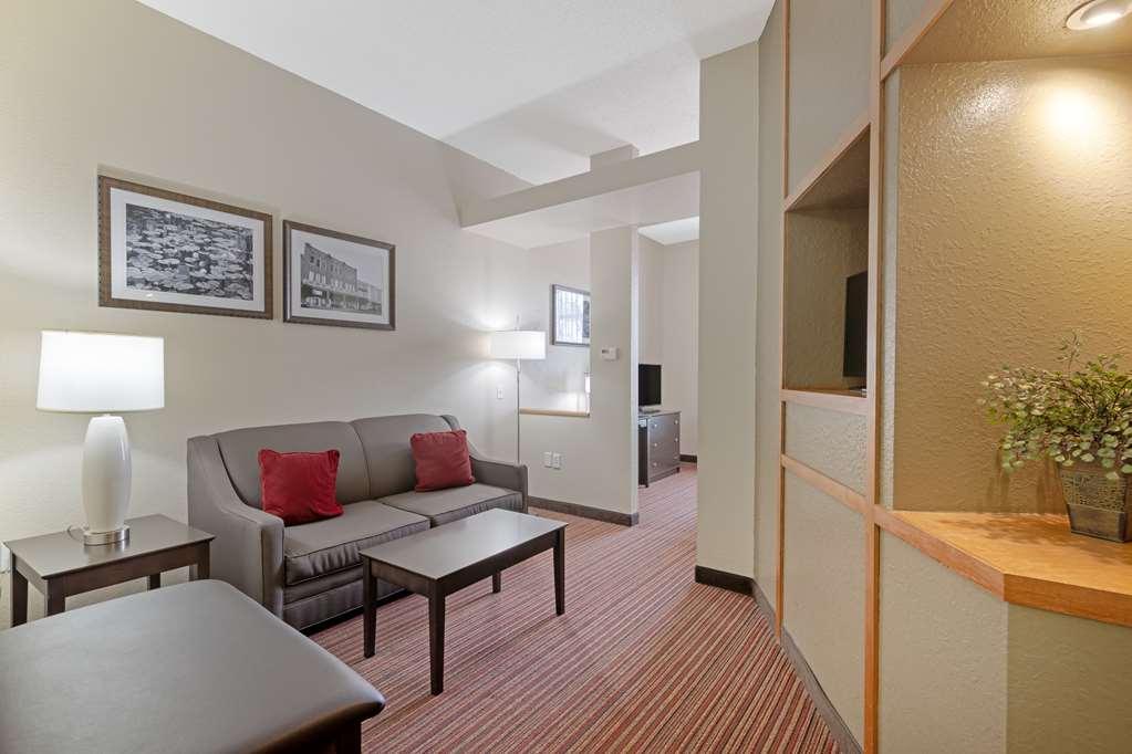Best Western Plus Bradbury Inn And Suites Waycross Room photo