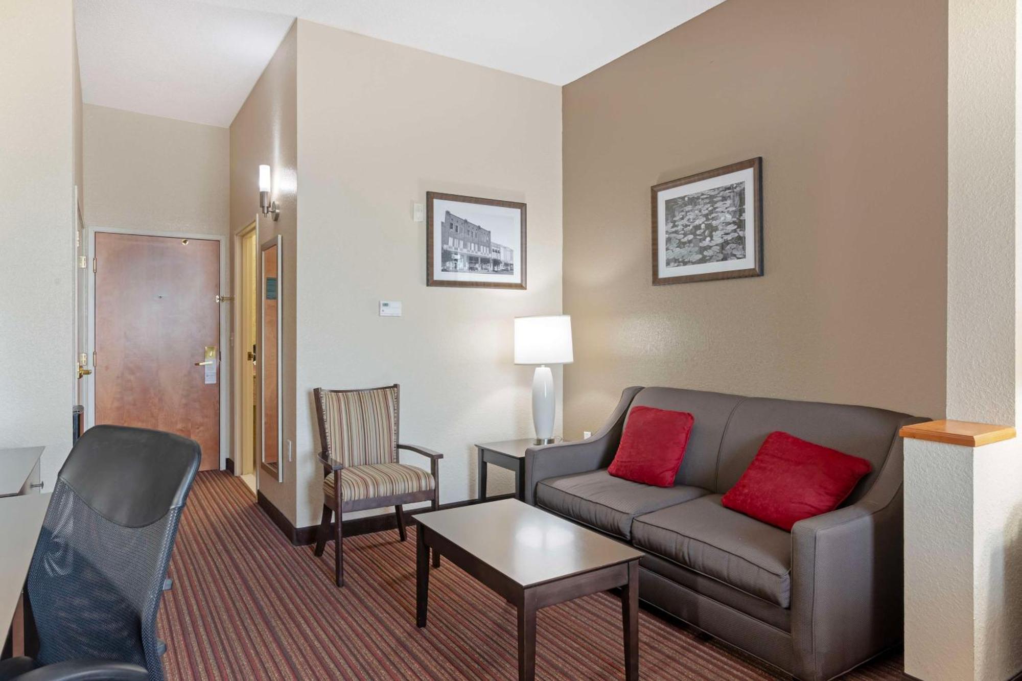 Best Western Plus Bradbury Inn And Suites Waycross Exterior photo